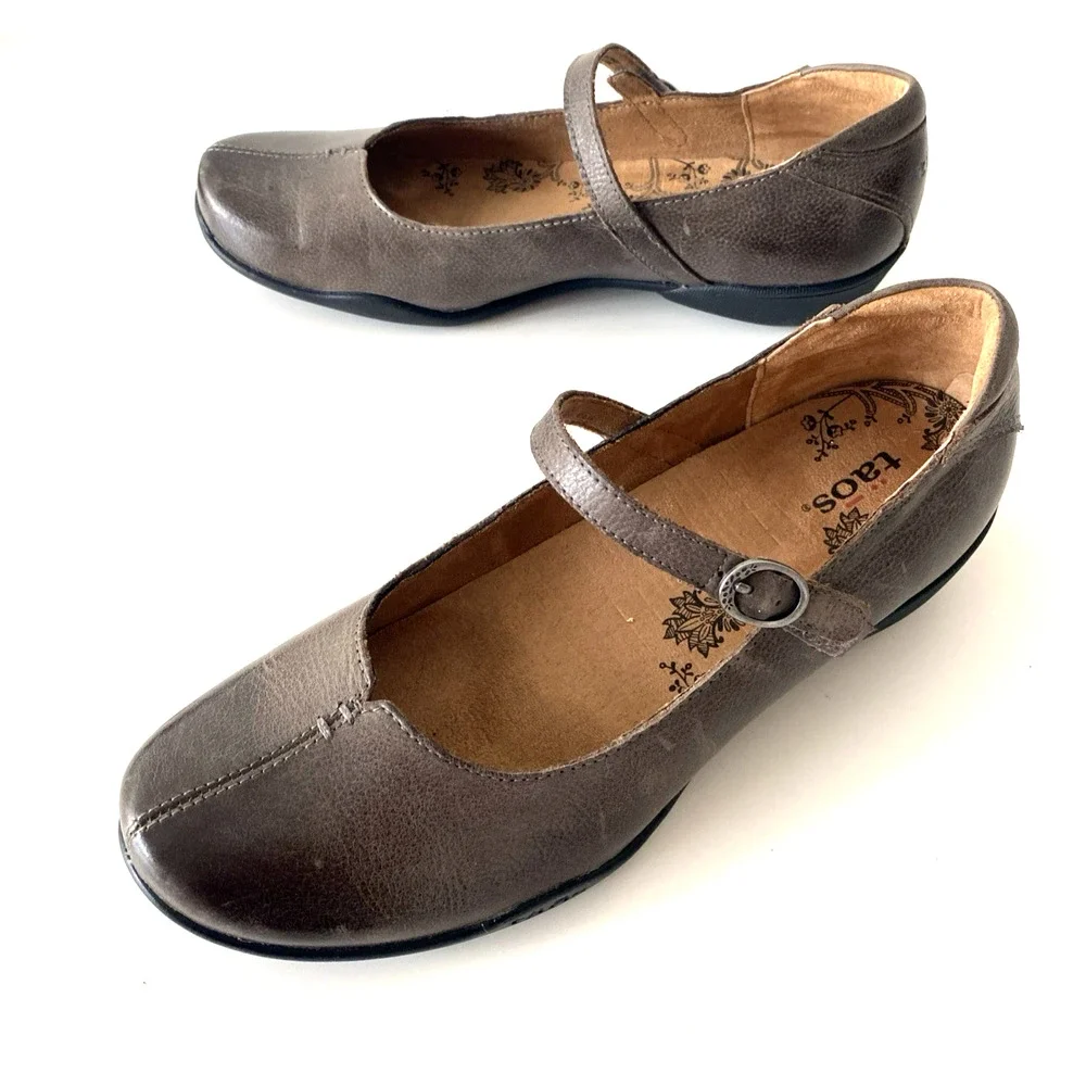 Taos Ta Dah Mary Jane Wedge Flat Taupe Leather Round Toe Brown 8.5 US 39 EU